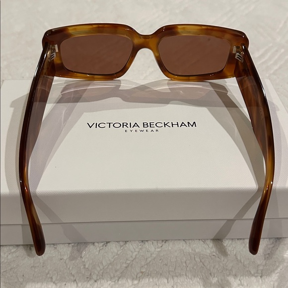 NWT Victoria Beckham Striped Blonde Havana Tinted Sunglasses Model: VB670S 223 - Picture 5 of 8